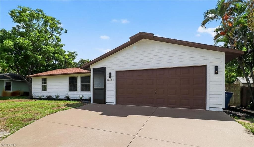 18261 Fern Rd, Fort Myers, FL 33967-2