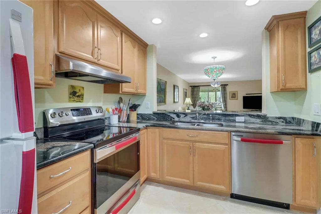 5595 Rattlesnake Hammock Rd C-19, Naples, FL 34113-12