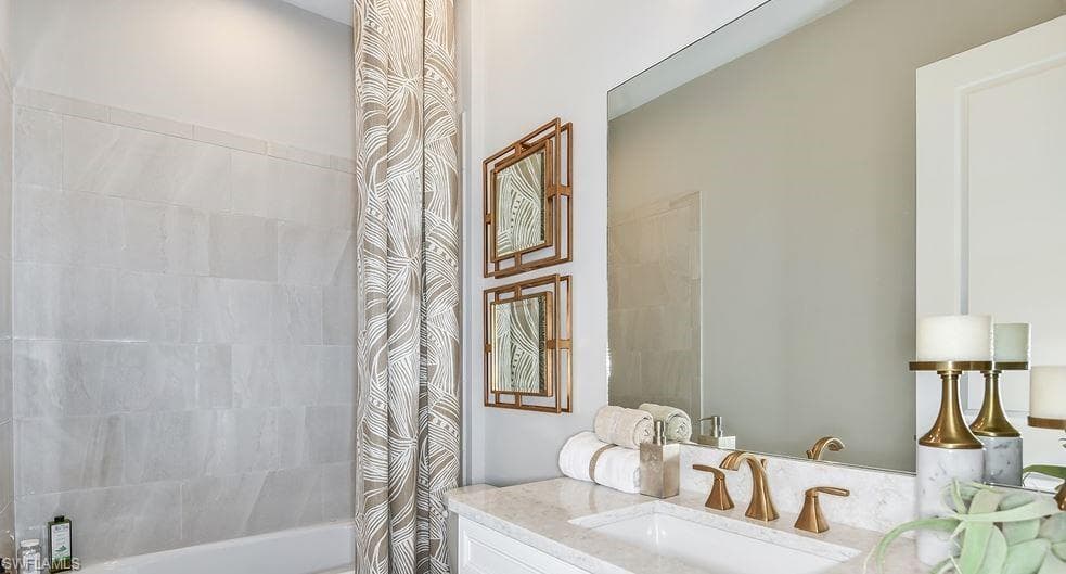15319 Lucerna St 201, Naples, FL 34114-20