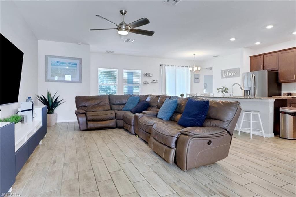 2118 25th Ter, Cape Coral, FL 33914-9
