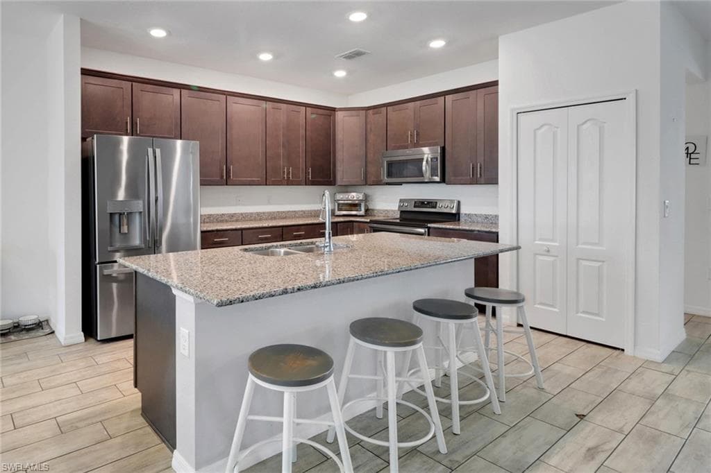 2118 25th Ter, Cape Coral, FL 33914-11