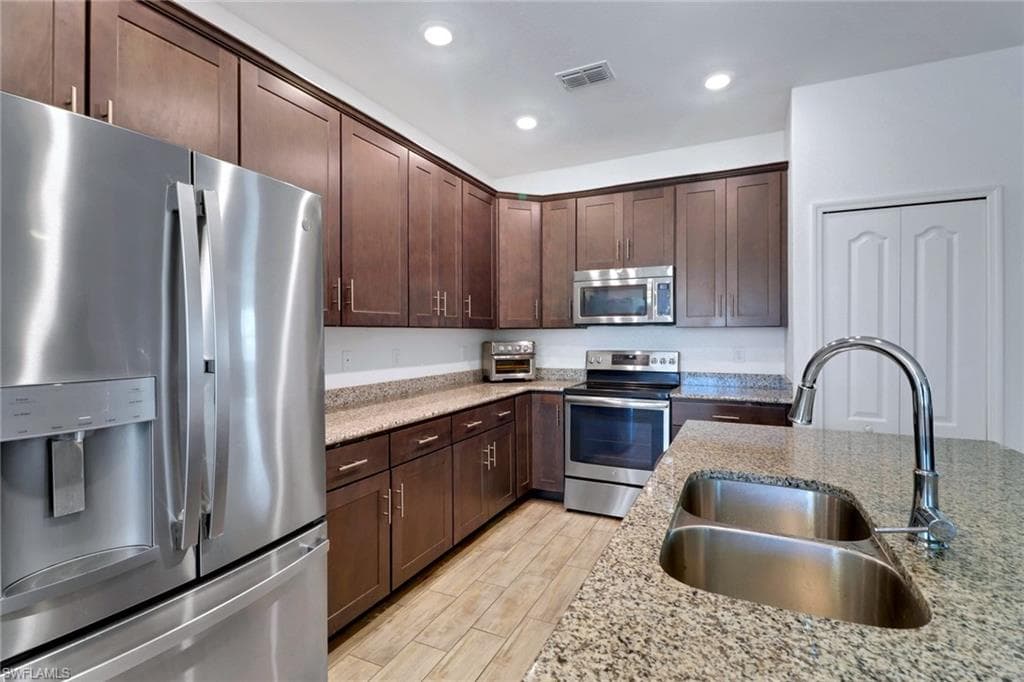 2118 25th Ter, Cape Coral, FL 33914-13