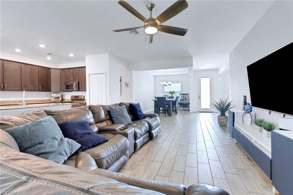 2118 25th Ter, Cape Coral, FL 33914-14