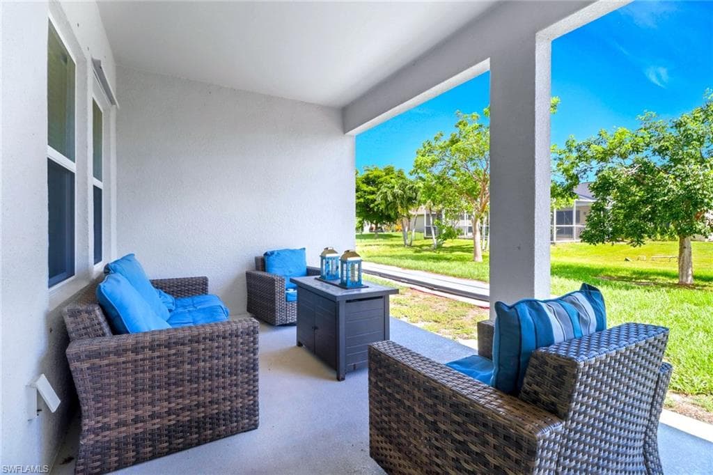 2118 25th Ter, Cape Coral, FL 33914-24