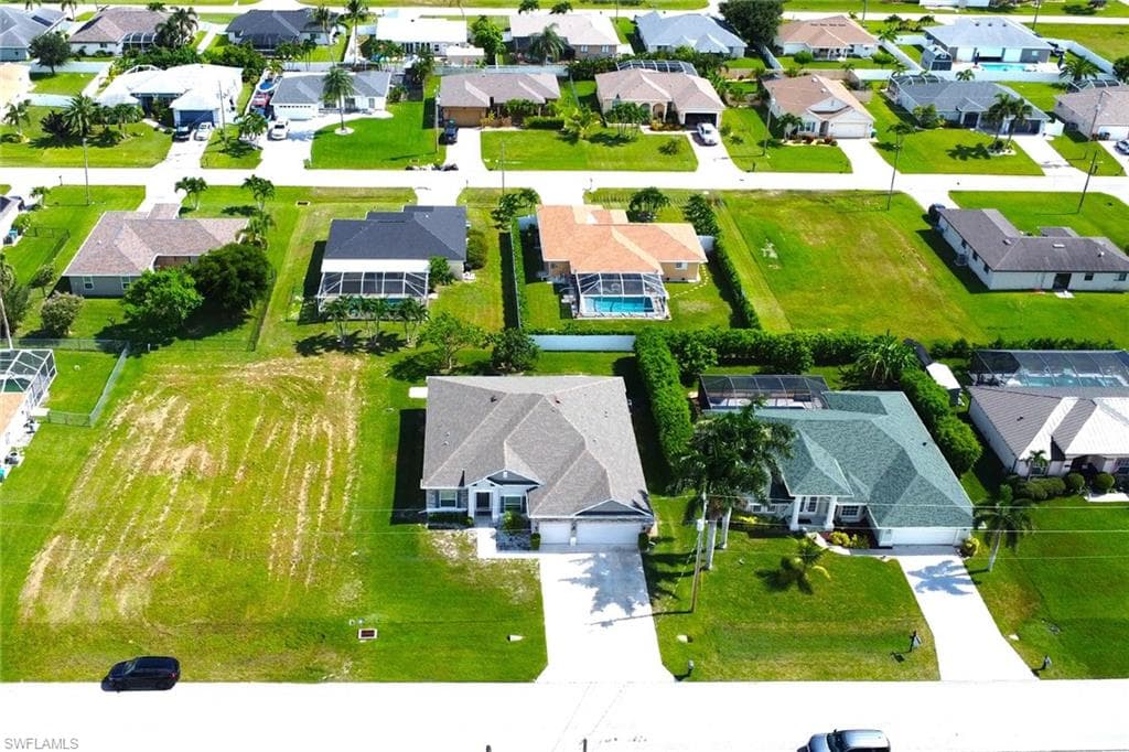 2118 25th Ter, Cape Coral, FL 33914-26