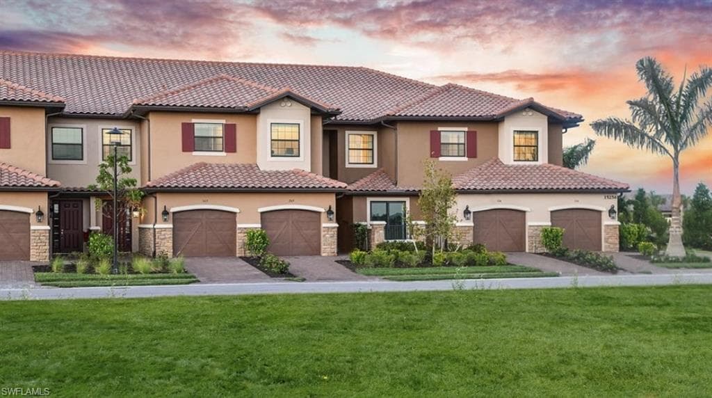 15315 Lucerna St 202, Naples, FL 34114-1