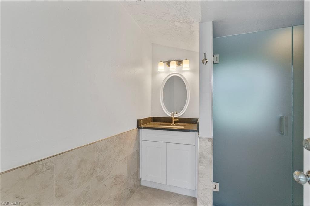 4201 29th Pl SW, Naples, FL 34116-18