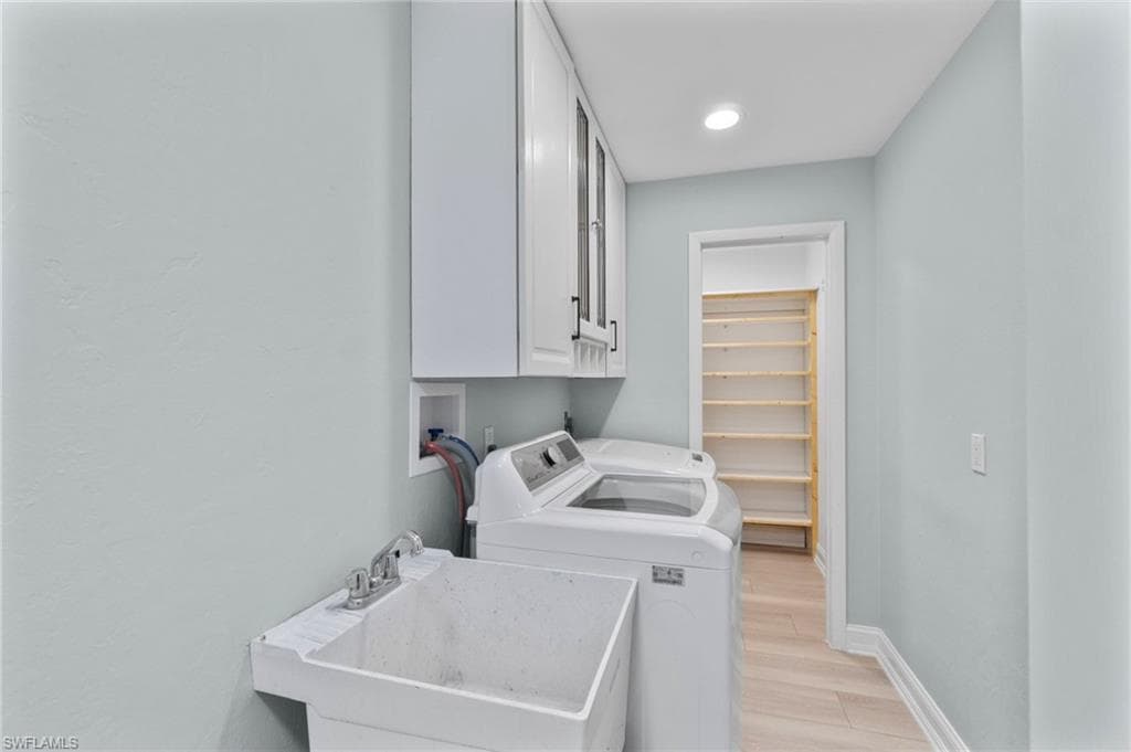 4201 29th Pl SW, Naples, FL 34116-21