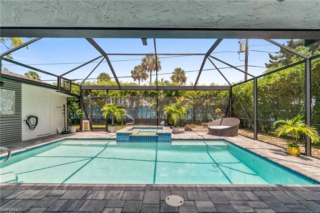 4201 29th Pl SW, Naples, FL 34116-25