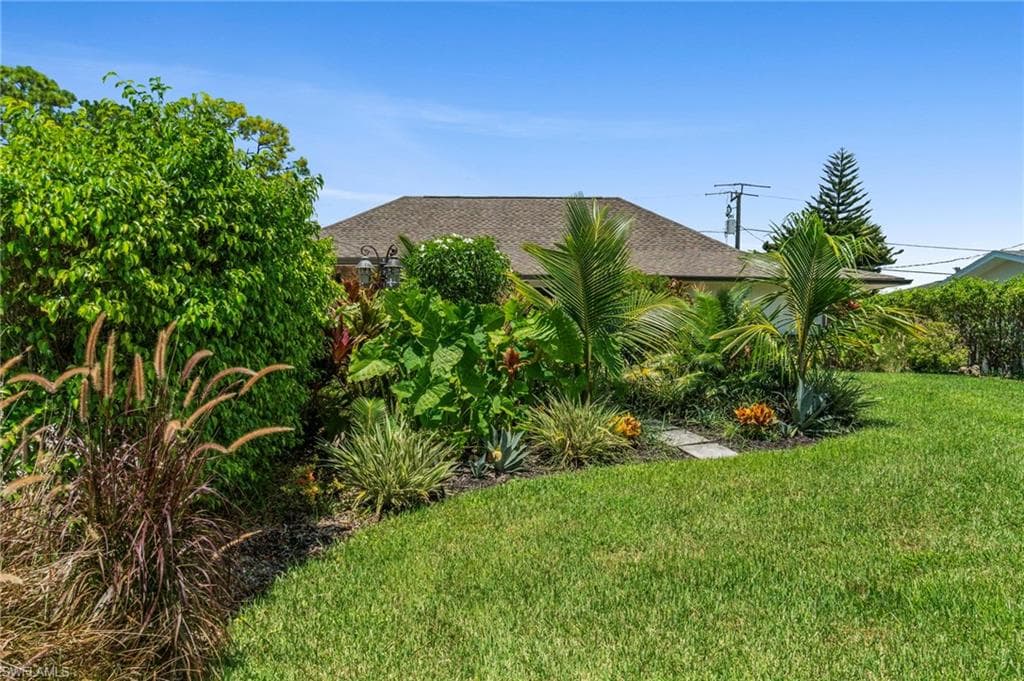 4201 29th Pl SW, Naples, FL 34116-26
