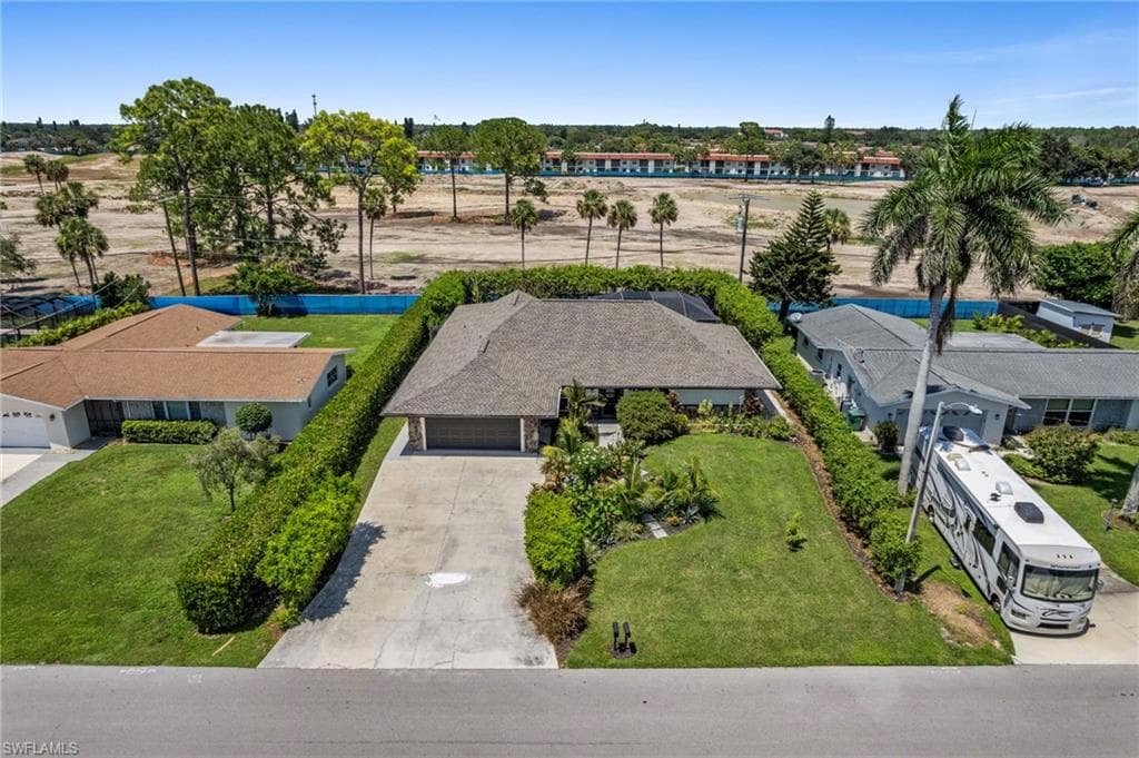 4201 29th Pl SW, Naples, FL 34116-28