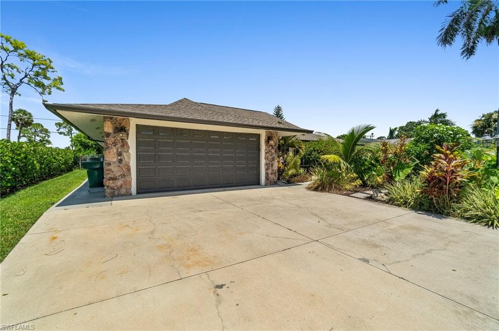 4201 29th Pl SW, Naples, FL 34116-6