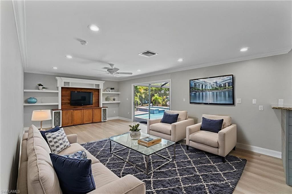 4201 29th Pl SW, Naples, FL 34116-8