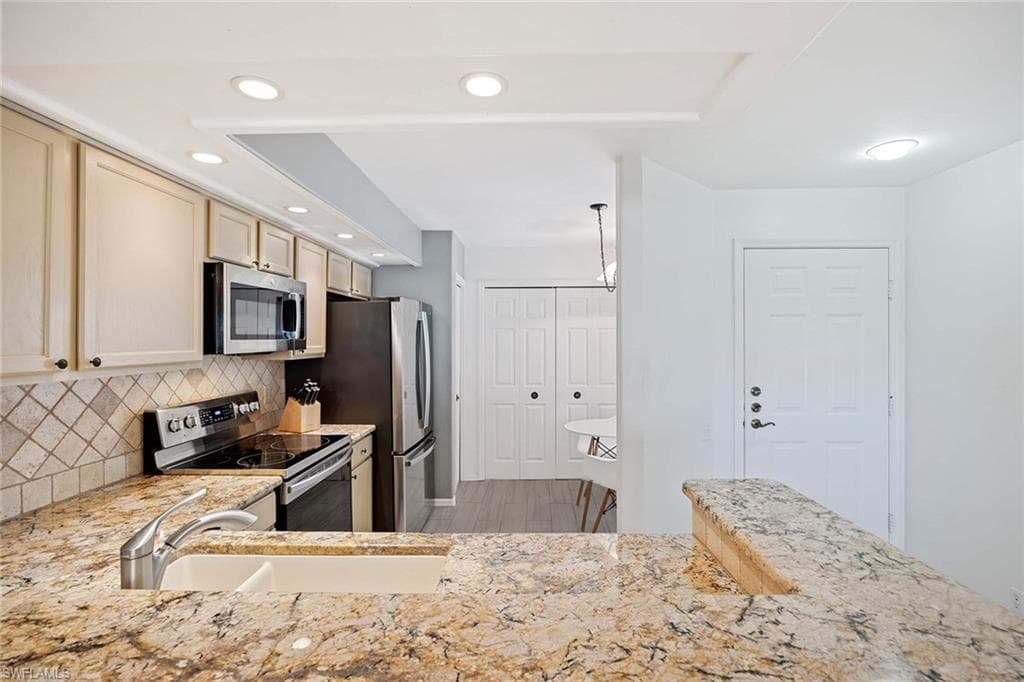28072 Cavendish Ct 2205, Bonita Springs, FL 34135-12