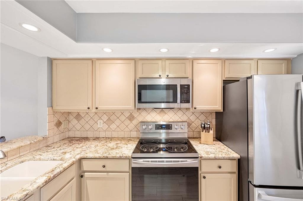 28072 Cavendish Ct 2205, Bonita Springs, FL 34135-13