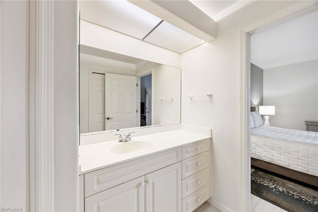 28072 Cavendish Ct 2205, Bonita Springs, FL 34135-18