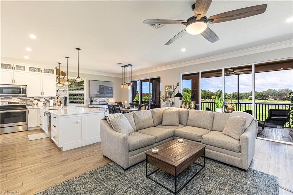 778 Regency Reserve Cir 1603, Naples, FL 34119-10