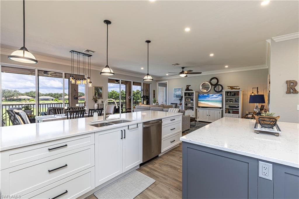 778 Regency Reserve Cir 1603, Naples, FL 34119-6