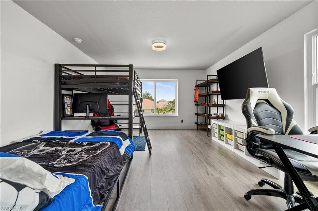 2513 Blackburn Cir, Cape Coral, FL 33991-31