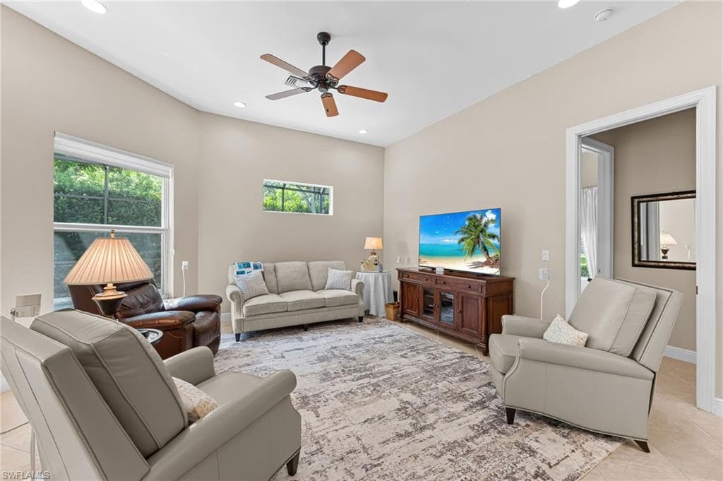 10205 Avonleigh Dr, Bonita Springs, FL 34135-10