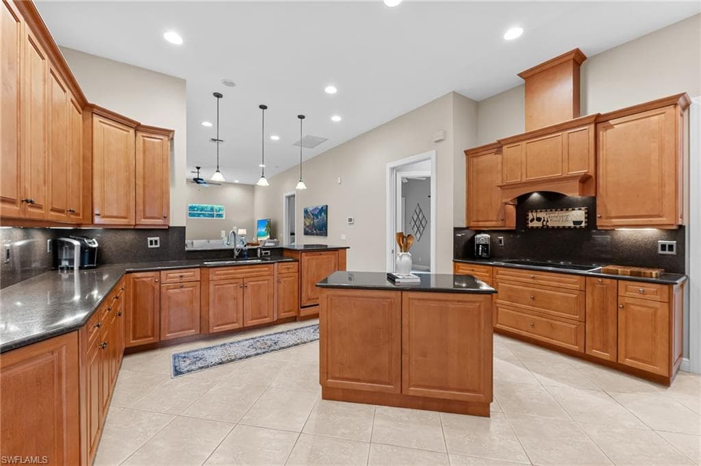 10205 Avonleigh Dr, Bonita Springs, FL 34135-13
