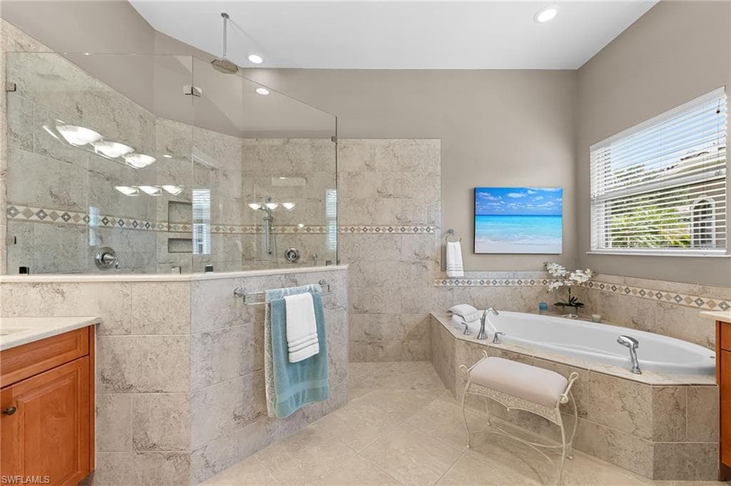 10205 Avonleigh Dr, Bonita Springs, FL 34135-18
