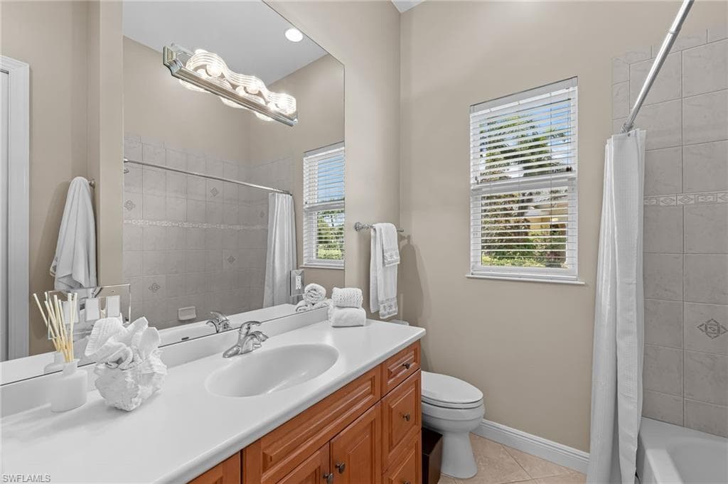 10205 Avonleigh Dr, Bonita Springs, FL 34135-22