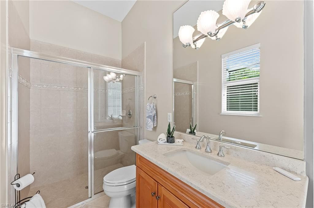 10205 Avonleigh Dr, Bonita Springs, FL 34135-24