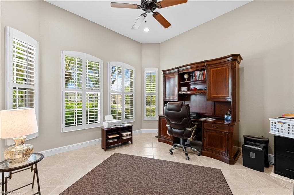 10205 Avonleigh Dr, Bonita Springs, FL 34135-25