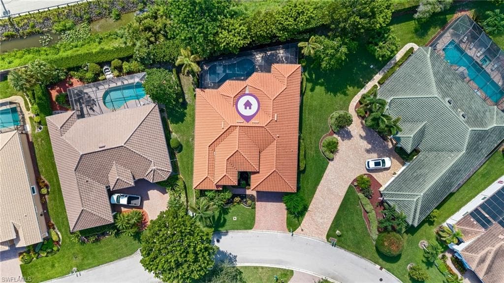 10205 Avonleigh Dr, Bonita Springs, FL 34135-33