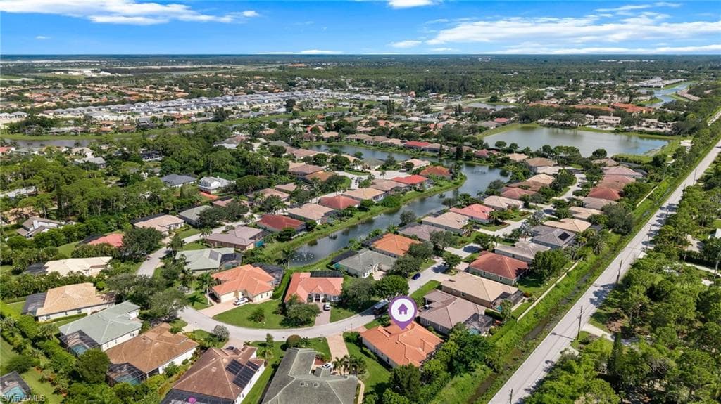 10205 Avonleigh Dr, Bonita Springs, FL 34135-35