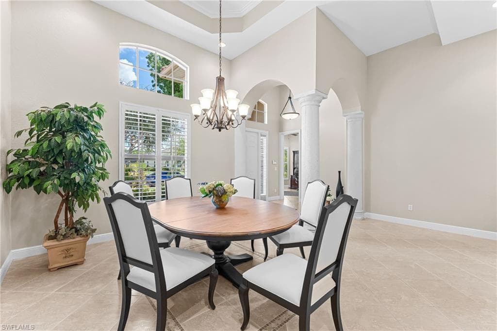 10205 Avonleigh Dr, Bonita Springs, FL 34135-5