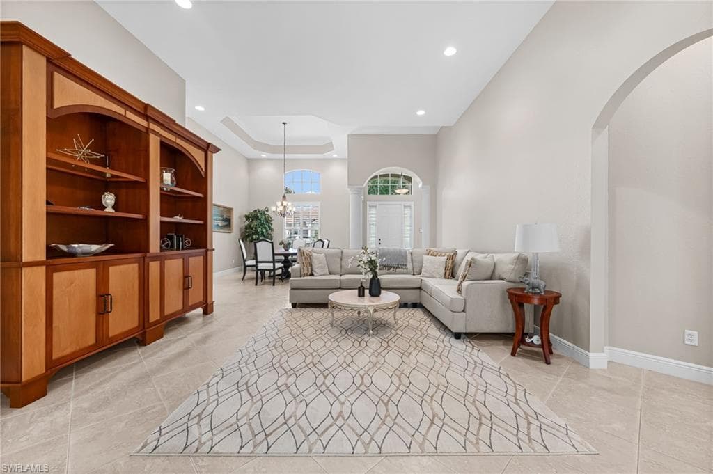 10205 Avonleigh Dr, Bonita Springs, FL 34135-8