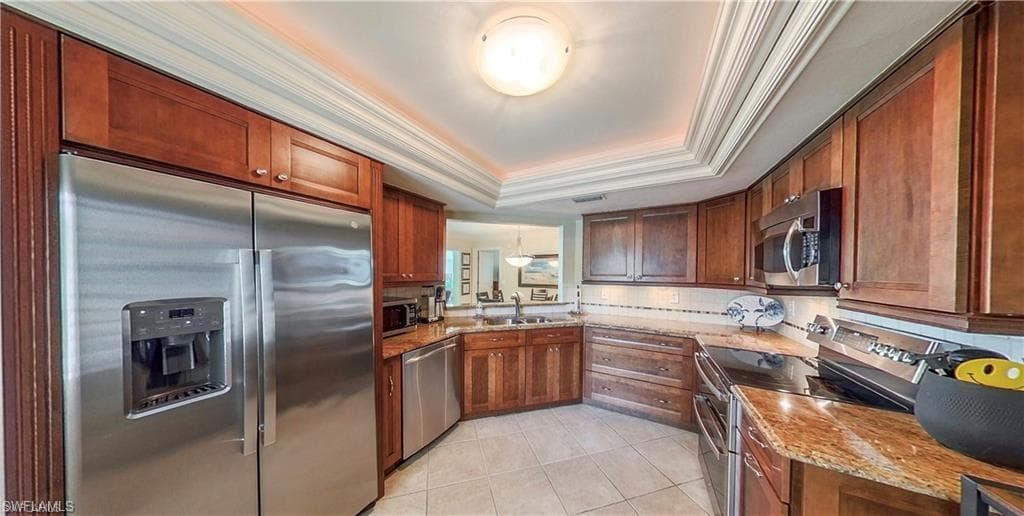 601 Beachwalk Cir L104, Naples, FL 34108-9