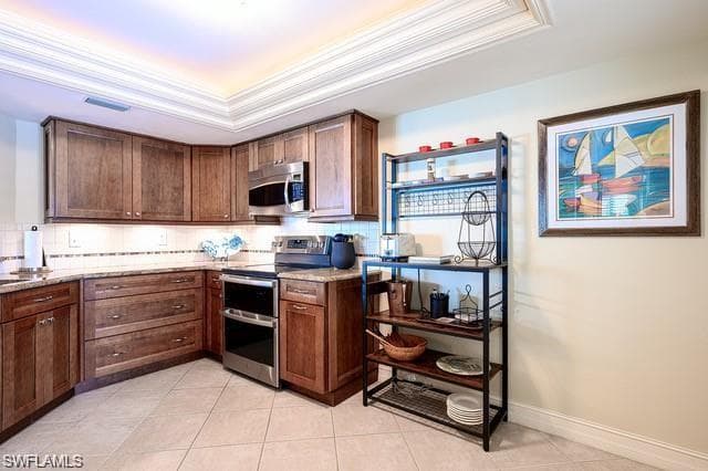601 Beachwalk Cir L104, Naples, FL 34108-10