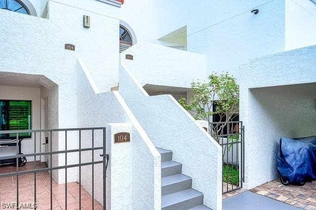 601 Beachwalk Cir L104, Naples, FL 34108-3