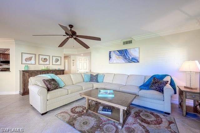 601 Beachwalk Cir L104, Naples, FL 34108-4