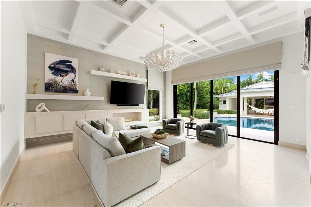 233 Ridge Dr, Naples, FL 34108-10