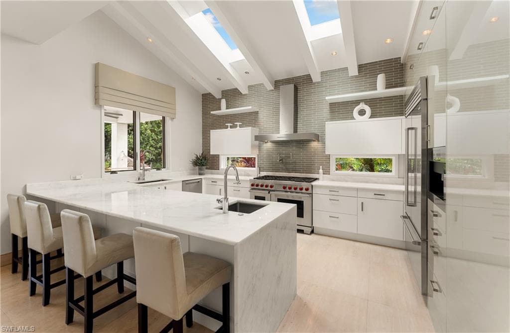 233 Ridge Dr, Naples, FL 34108-17
