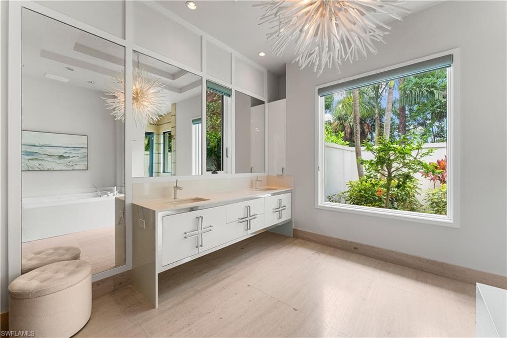 233 Ridge Dr, Naples, FL 34108-19