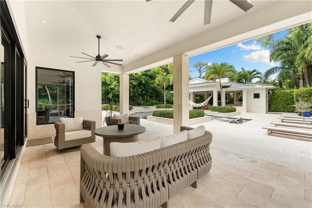 233 Ridge Dr, Naples, FL 34108-27