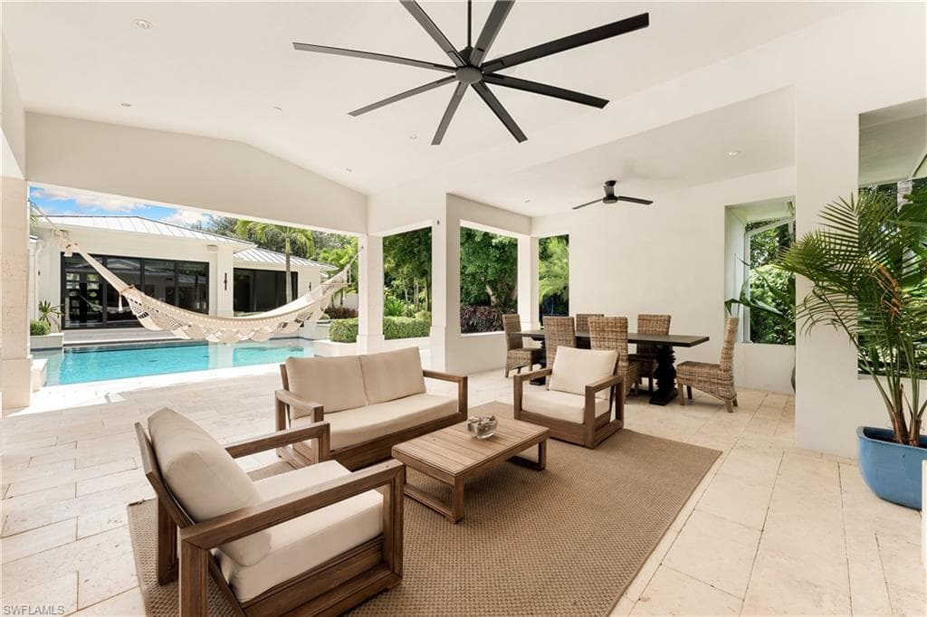 233 Ridge Dr, Naples, FL 34108-29