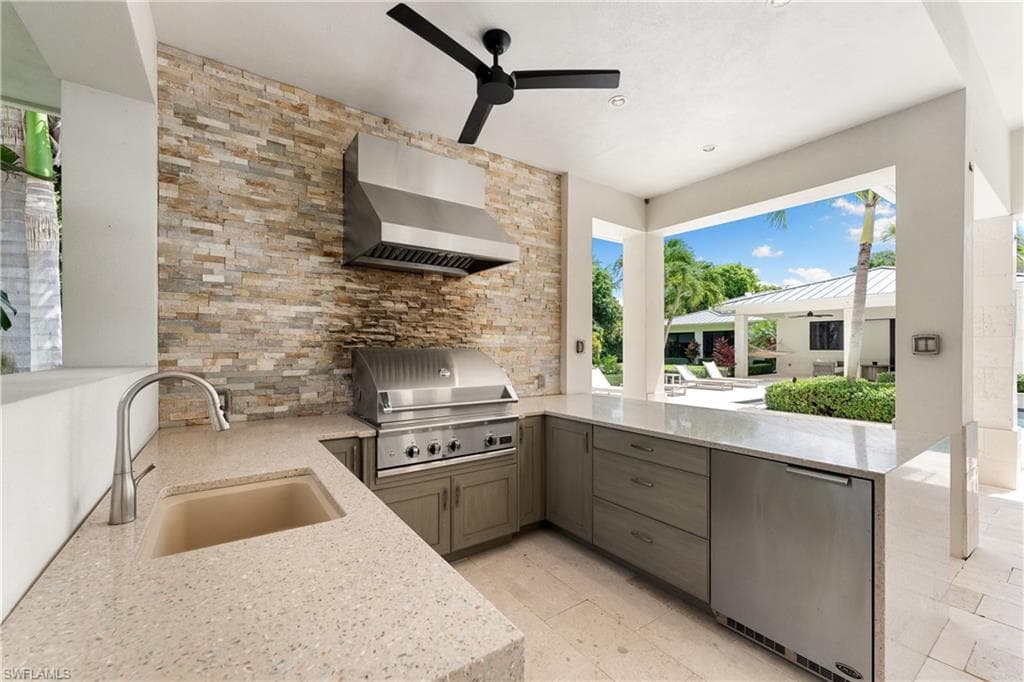 233 Ridge Dr, Naples, FL 34108-32