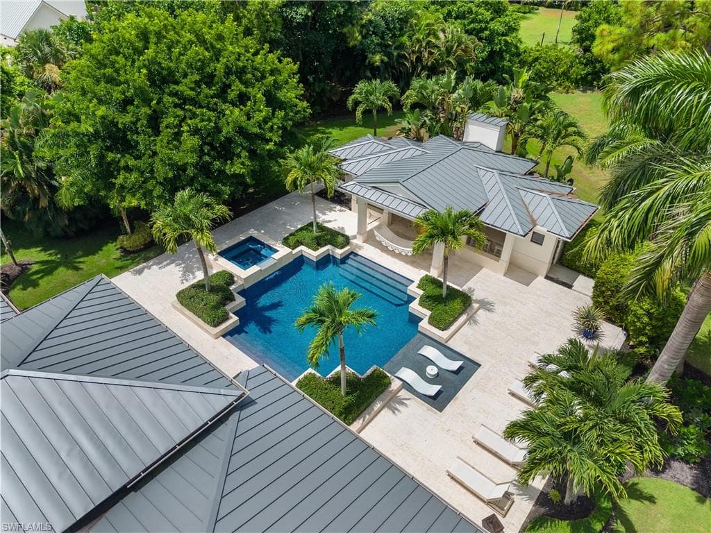 233 Ridge Dr, Naples, FL 34108-4