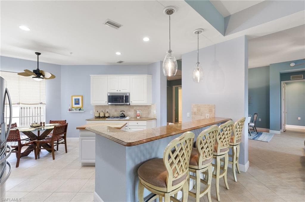 9235 Tesoro Ln 4-102, Naples, FL 34114-15