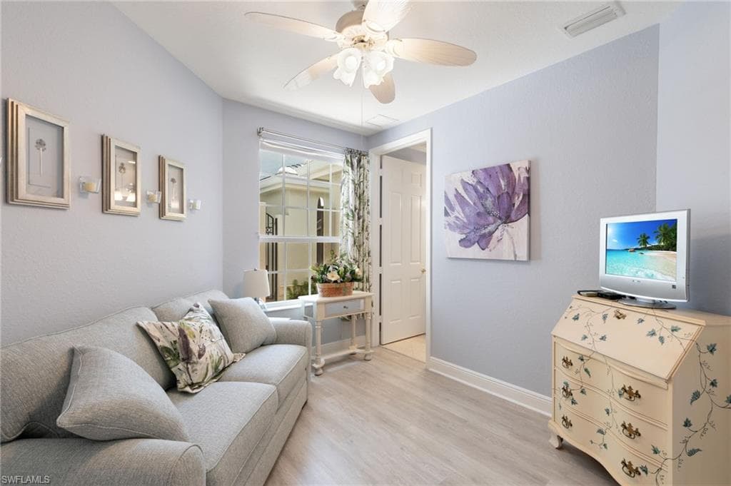 9235 Tesoro Ln 4-102, Naples, FL 34114-25