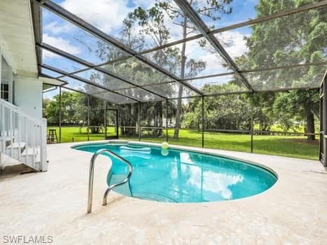 124 Sharwood Dr, Naples, FL 34110-12