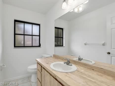124 Sharwood Dr, Naples, FL 34110-21