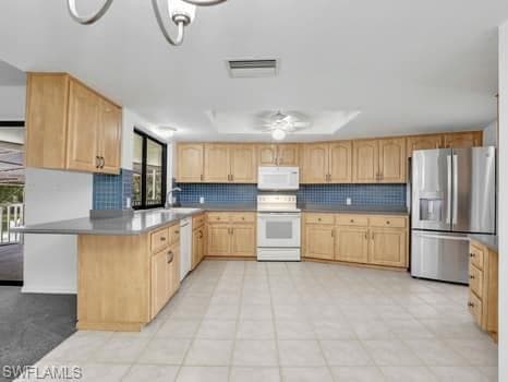 124 Sharwood Dr, Naples, FL 34110-34
