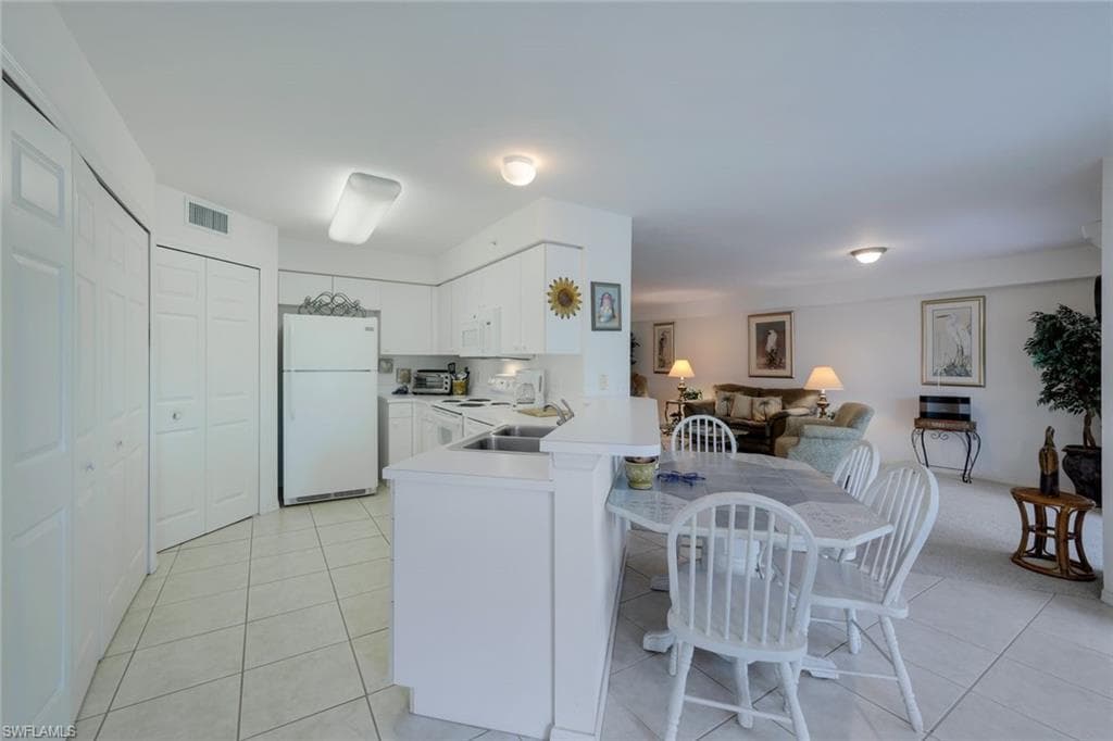 15505 Cedarwood Ln 204, Naples, FL 34110-12